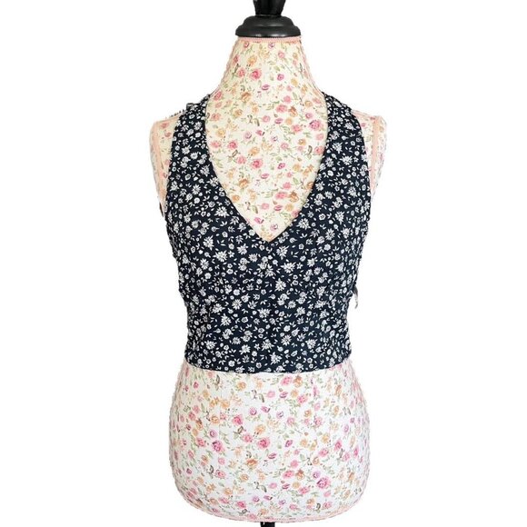 American eagle crop top navy floral size medium - Picture 1 of 3
